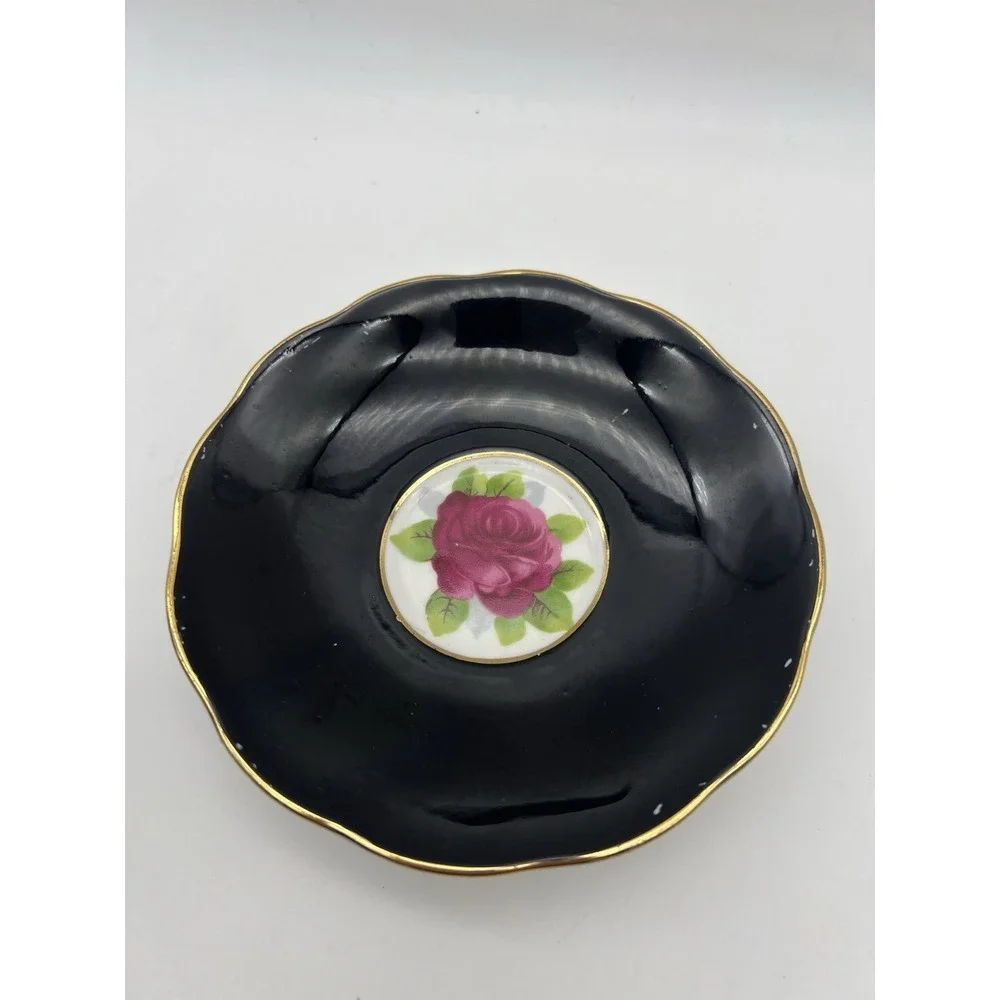 Vtg Royal Albert Bone China Crown Black Gold Old English Rose Tea Cup & Saucer